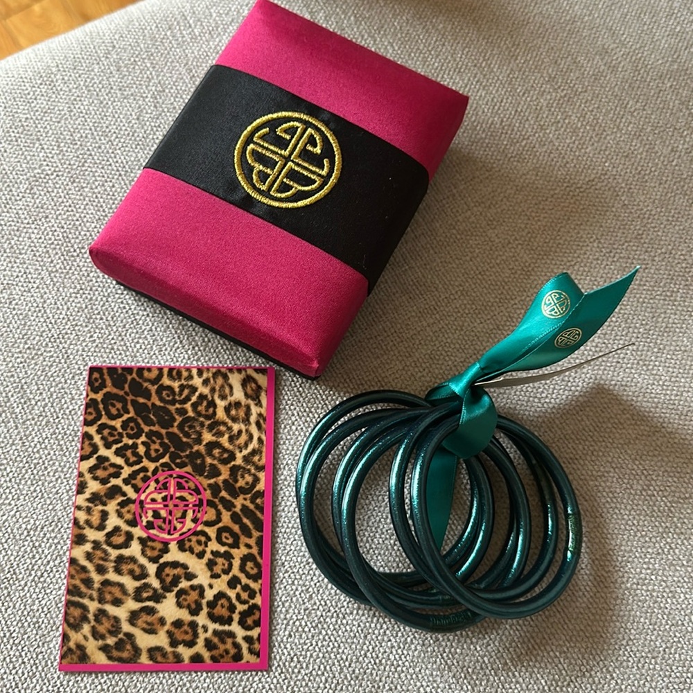 BudhaGirl M set of 6 bangles. New.